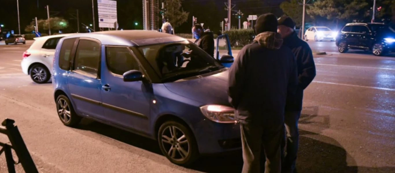 Τροχαίο στην παραλιακή: Απεβίωσε ο 80χρονος που παρασύρθηκε από ΙΧ - Στο νοσοκομείο η 78χρονη
